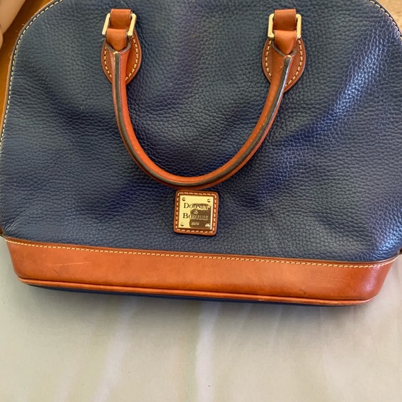 Handbag - Picture 2 of 3